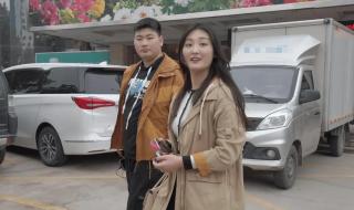 短发新娘拍婚纱照时如何设计自己的造型 拍婚纱照当着新郎的面做